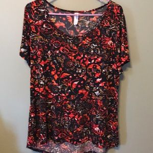 Women’s Lularoe classic T